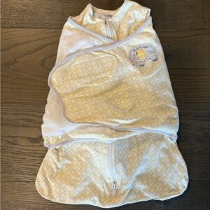 Halo yellow baby swaddler newborn excellent cond ret $45